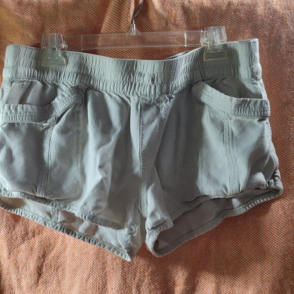 Arizona Jean Company The Original 100 Percent Rayon Cream Color Shorts Size XL - Picture 7 of 10